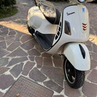 Vespa GTS Super 125 cc