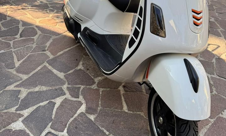 Vespa GTS Super 125 cc