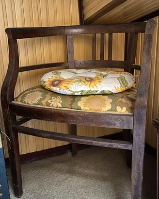 Sedie in legno angolari