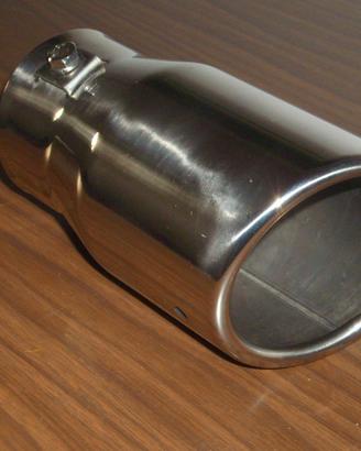 Terminale per tubo di scarico auto