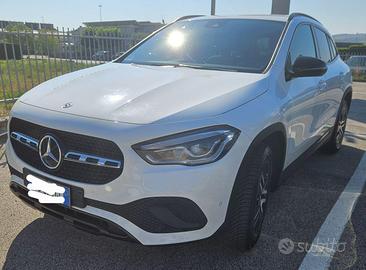 GLA200d 4 matic Spot Plus