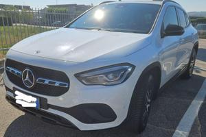GLA200d 4 matic Spot Plus
