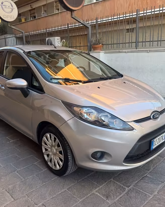FORD Fiesta 1.4 TDCi 68CV 5 porte Titanium