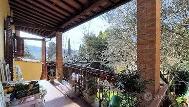 Casa indipendente di 137 m² con 4 locali a Firenze