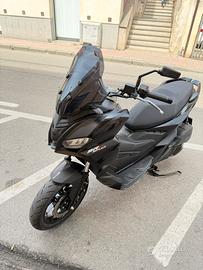 Aprilia sr gt 200 sport custom 2026