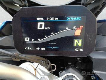 moto BMW f900xr sport