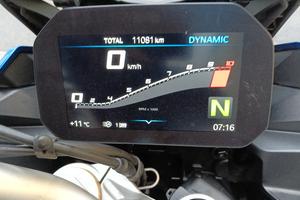 moto BMW f900xr sport