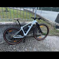 Scott scale 930 carbon 29 taglia M