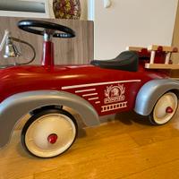 Camion dei pompieri nuovo