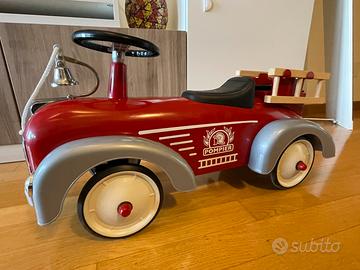 Camion dei pompieri nuovo