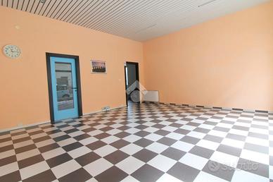NEGOZIO A ACQUI TERME
