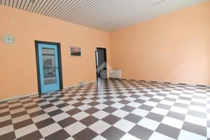 NEGOZIO A ACQUI TERME