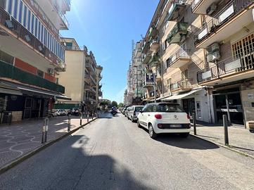 3 LOCALI A NAPOLI