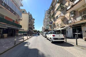 3 LOCALI A NAPOLI
