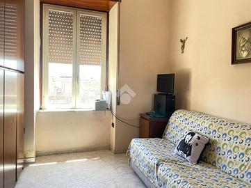 4 LOCALI A PORTICI