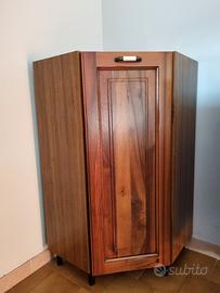 mobile  angolare in legno  massello. 