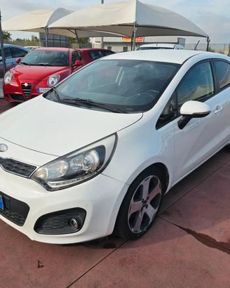 Kia Rio 1.4 CRDi 5p. Cool