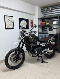 Triumph Scrambler 1200 XC + accessori e giacca