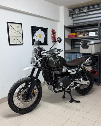Triumph Scrambler 1200 XC + accessori e giacca
