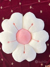 Cuscino Decorativo a Forma di Fiore Bianco e Rosa
