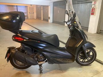 Beverly 300