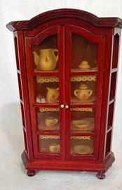 Casa delle bambole vetrinetta e servizio porcellan