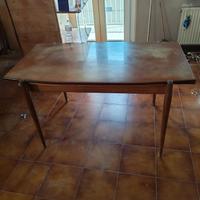 Tavolo vintage anni 50/60 lungo  140 cm / 216 cm