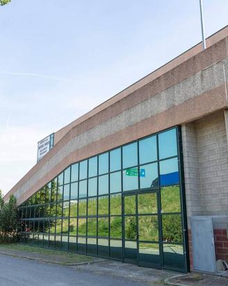 Attività / Licenza di 1500 m² con più di 5 locali 