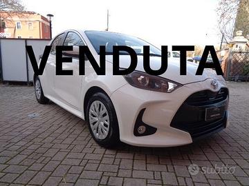 Toyota Yaris 1.0 5 porte Active 72 CV OK NEOPATENT