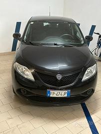 AUTOVETTURA LANICA Y