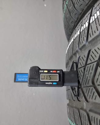 4 Pneumatici 255/55 R20 Pirelli Scorpion Winter