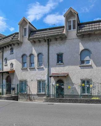 Casa indipendente di 927 m² con più di 5 locali e 