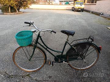 una bici da donna e una da uono 
