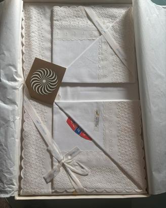 Sopra lenzuolo matrimoniale con 2 federe