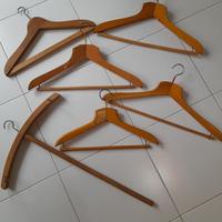 Antiche  grucce appendiabiti 