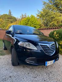Lancia Ypsilon 1.2 5 porte Platinum-COME NUOVA-