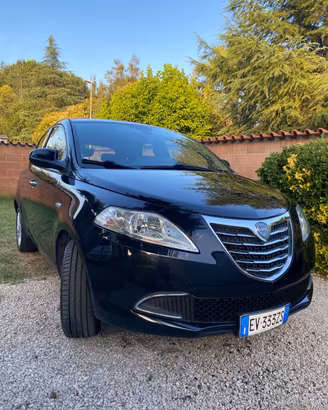 Lancia Ypsilon 1.2 5 porte Platinum-COME NUOVA-