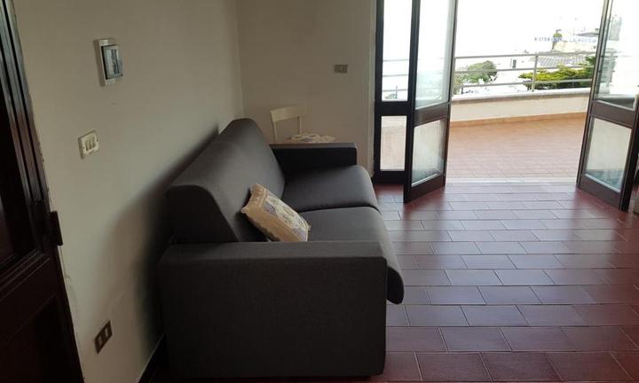 Bilocale in affittasii vista mare