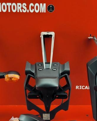 PORTATARGA YAMAHA R1 R6 T-MAX 530 FZ8 FZ1