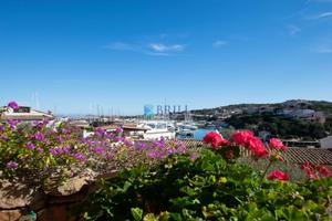 Prestigioso appartamento affacciato sul Porto Turi