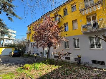 Elegante trilocale in condominio riqualificato-CEN