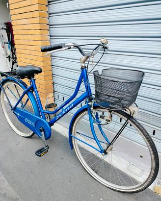 bicicletta blu  Delma  modello liberty
