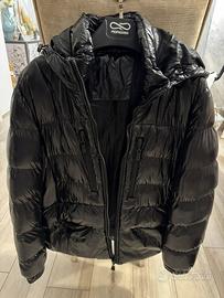 Giubbotto imbottito nero lucido