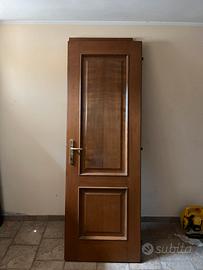 4 porte interne in legno color noce