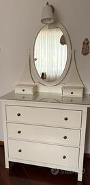 Cassettone IKEA bianco con specchio