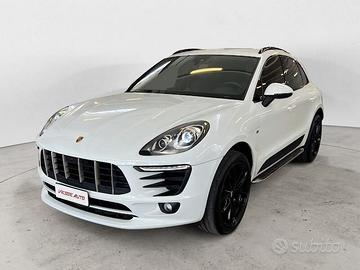 Porsche Macan -
