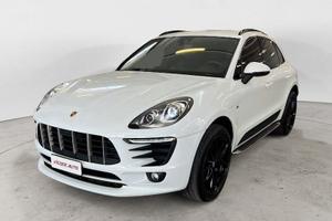 Porsche Macan -