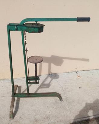 Turabottiglie tappatrice a colonna tappi sughero