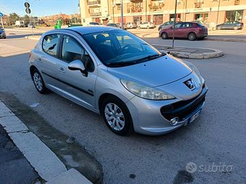 Peugeot 207 1.4 HDi 70CV 5p. ONE Line