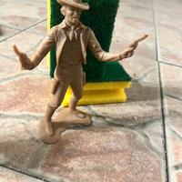 Modellini soldatini cow boy Tex Willer etc